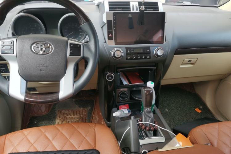 Used Toyota Prado  Center Console