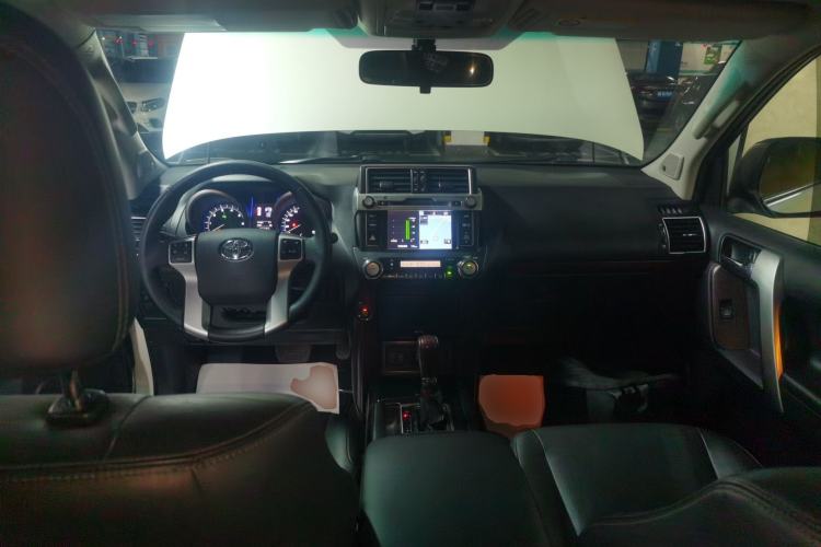 Used Toyota Prado 2016 3.5L Automatic TX-L NAVI Center Console