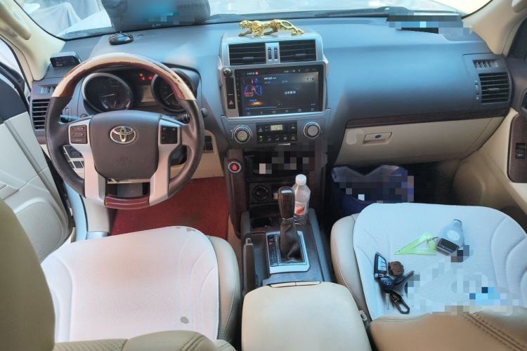 Used Toyota Prado  Center Console