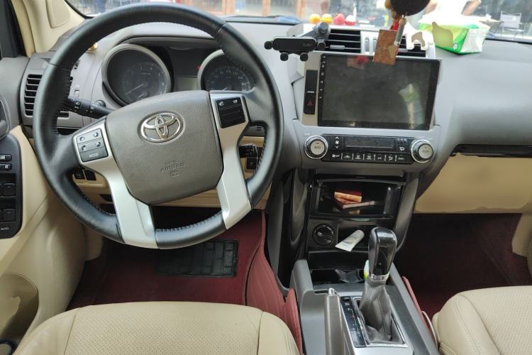 Used Toyota Prado  Center Console