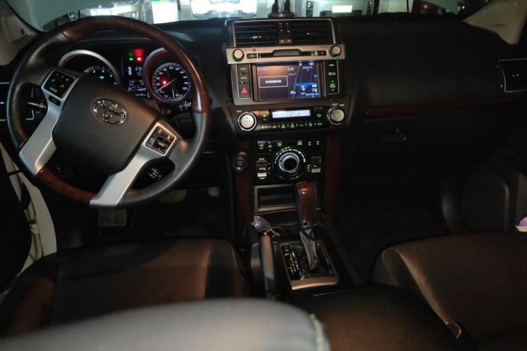Used Toyota Prado 2016 3.5L Automatic VX NAVI Center Console