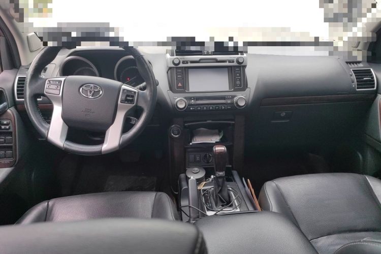 Used Toyota Prado 2016 3.5L Automatic TX-L Center Console