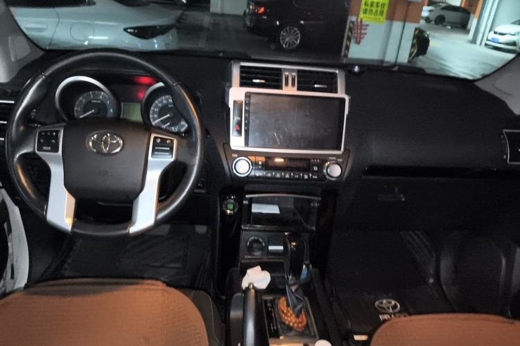 Used Toyota Prado 2016 2.7L Automatic Standard Edition Center Console