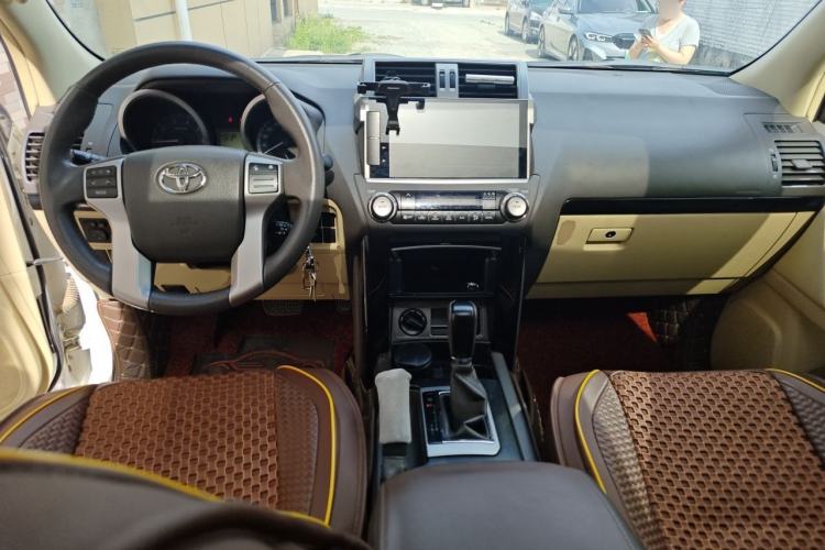 Used Toyota Prado  Center Console