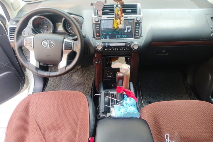 Used Toyota Prado 2016 2.7L Automatic Standard Edition Center Console