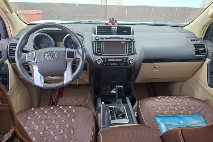 Used Toyota Prado 2016 2700 Middle East Version Center Console