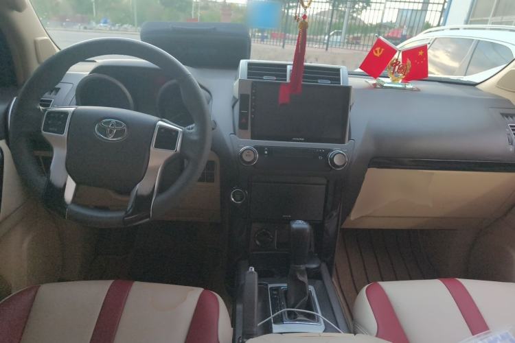 Used Toyota Prado 2016 2.7L Automatic Standard Edition Center Console