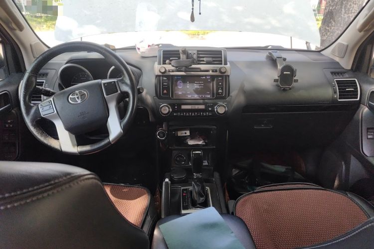 Used Toyota Prado 2016 2.7L Automatic Standard Edition Center Console