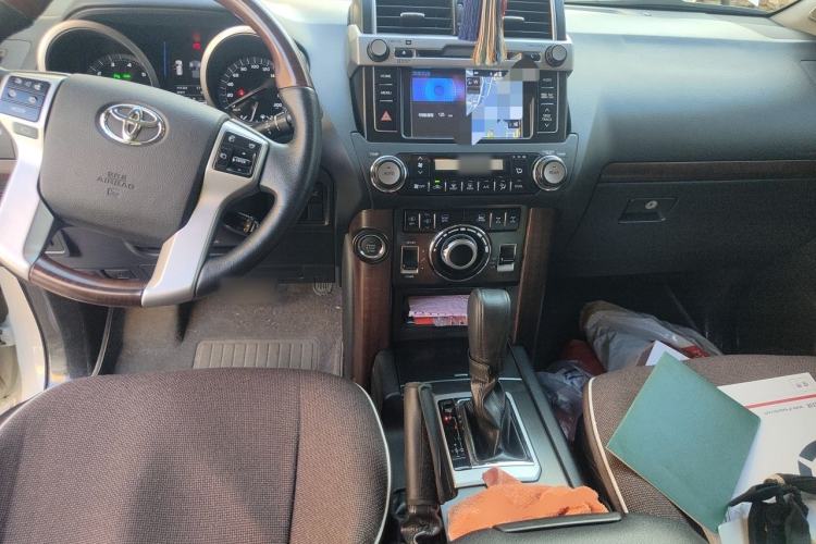 Used Toyota Prado 2016 3.5L Automatic VX NAVI Center Console