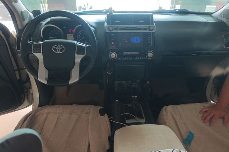 Used Toyota Prado 2016 2.7L Automatic Luxury Edition Center Console