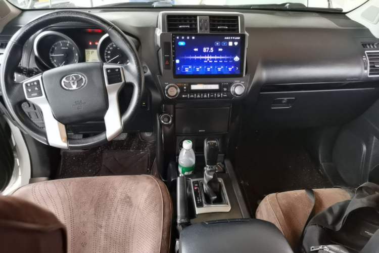 Used Toyota Prado 2016 2.7L Automatic Standard Edition Center Console