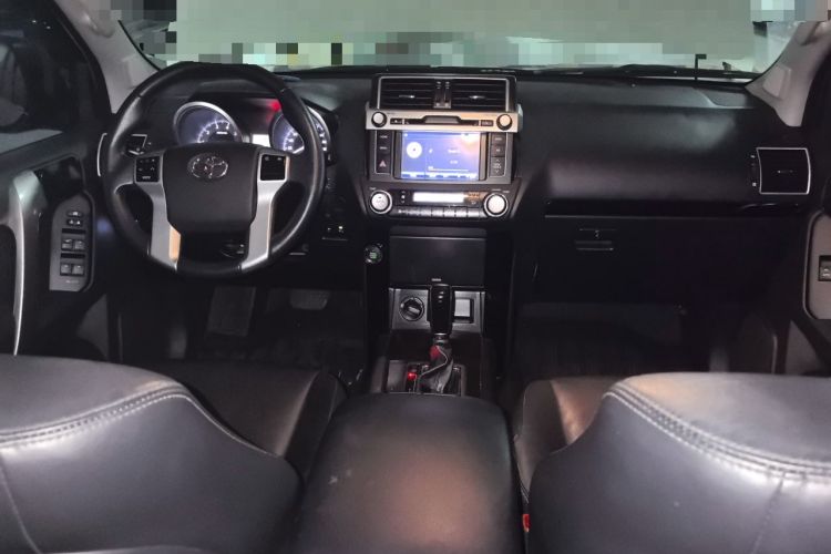 Used Toyota Prado 2016 2.7L Automatic Standard Edition Center Console