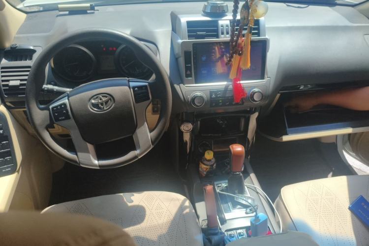 Used Toyota Prado  Center Console