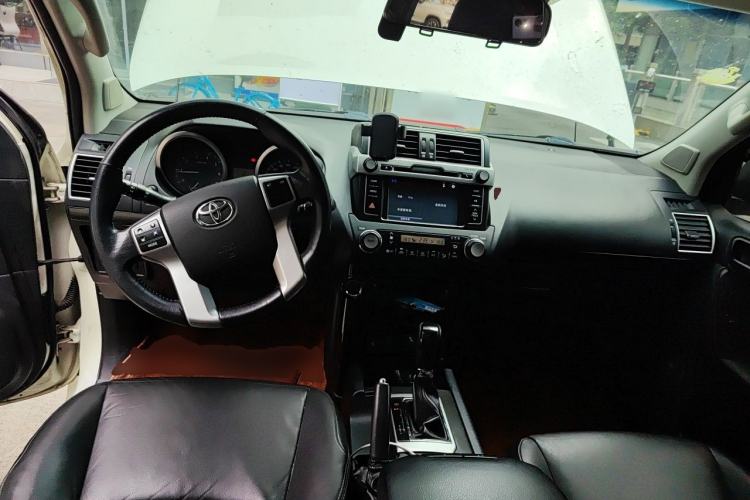 Used Toyota Prado 2016 2.7L Automatic Standard Edition Center Console