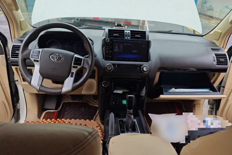 Used Toyota Prado 2016 2.7L Automatic Standard Edition Center Console