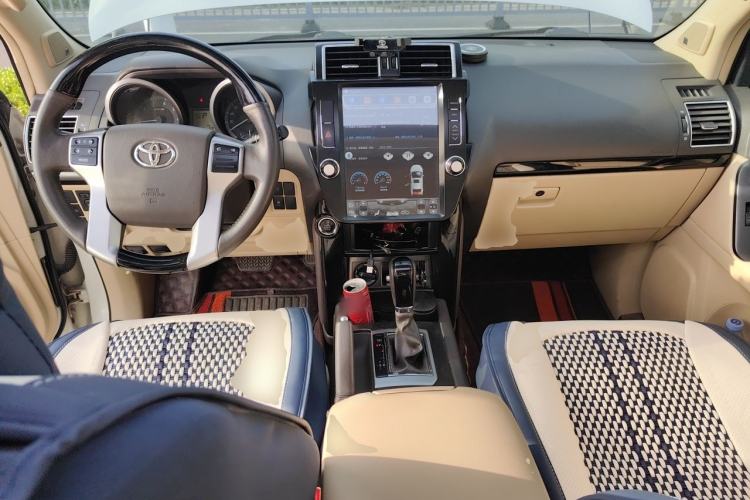 Used Toyota Prado 2016 2.7L Automatic Luxury Edition Center Console