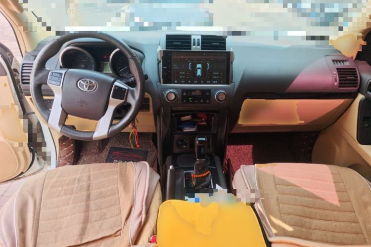 Used Toyota Prado  Center Console