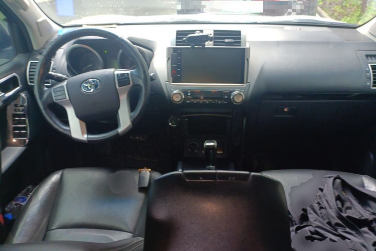Used Toyota Prado 2016 2.7L Automatic Standard Edition Center Console