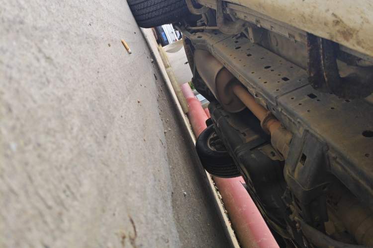 Used Toyota Prado 2016 2700 TX 7-Seater Middle East Version Chassis Front Right