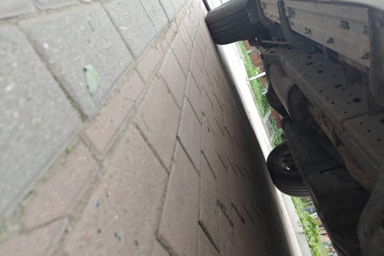 Used Toyota Prado 2016 3.5L Automatic TX-L Chassis Front Right
