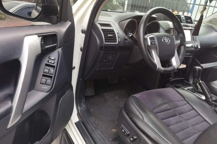 Used Toyota Prado 2016 2.7L Automatic Luxury Edition Driver Seat