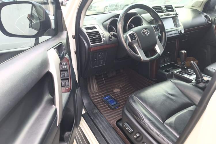 Used Toyota Prado 2016 3.5L Automatic TX-L Driver Seat
