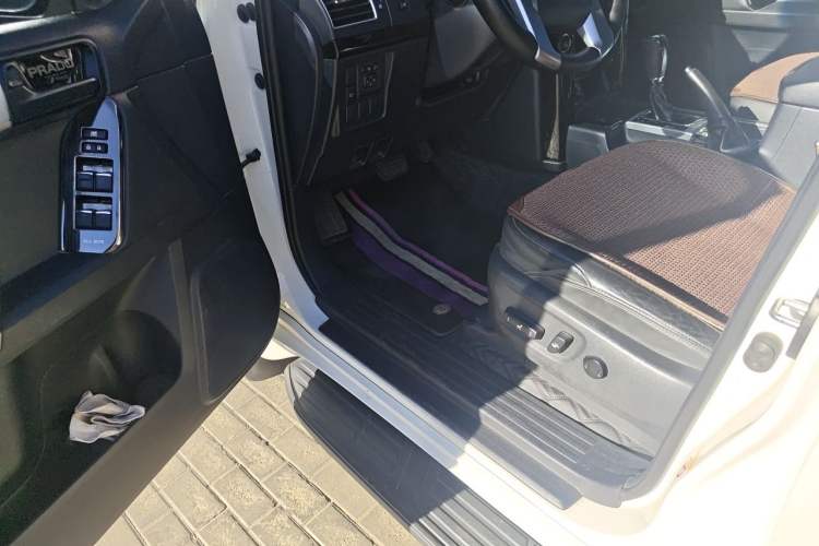 Used Toyota Prado 2016 2.7L Automatic Luxury Edition Driver Seat