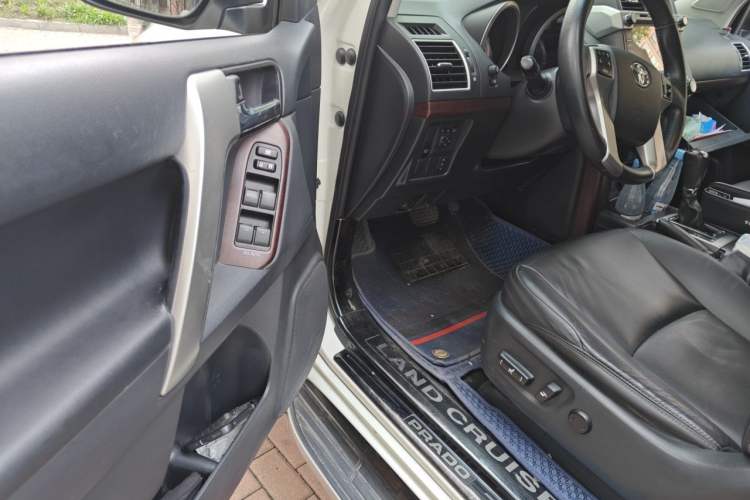 Used Toyota Prado 2016 3.5L Automatic TX-L Driver Seat