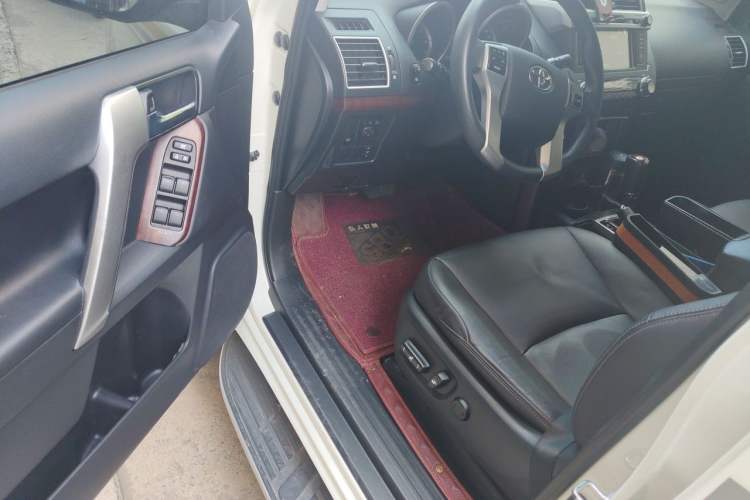 Used Toyota Prado 2016 3.5L Automatic TX-L Driver Seat