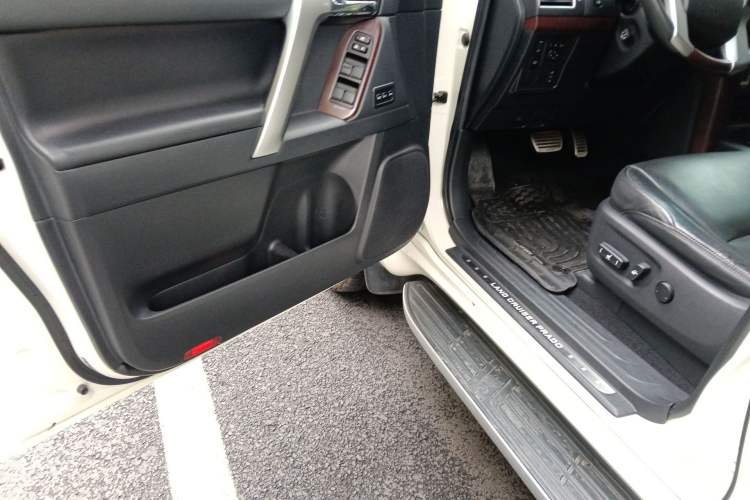 Used Toyota Prado 2016 3.5L Automatic VX NAVI Driver Seat