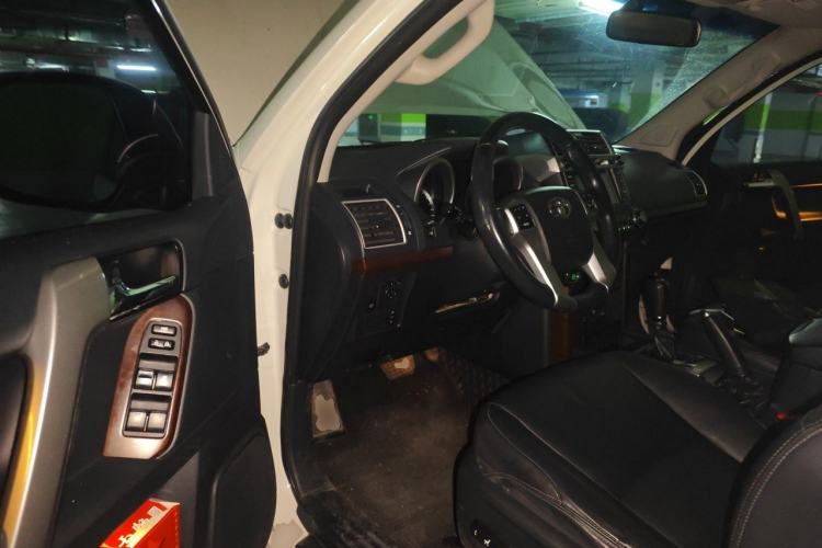 Used Toyota Prado 2016 3.5L Automatic TX-L Driver Seat