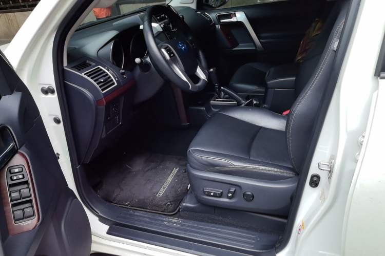 Used Toyota Prado 2016 3.5L Automatic TX-L Driver Seat