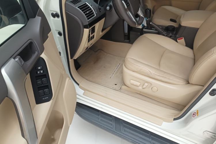 Used Toyota Prado 2016 2.7L Automatic Luxury Edition Driver Seat