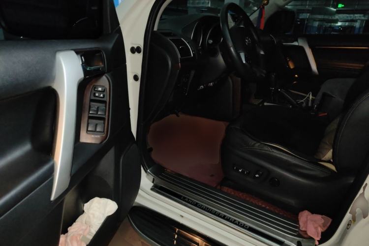 Used Toyota Prado 2016 3.5L Automatic TX-L Driver Seat