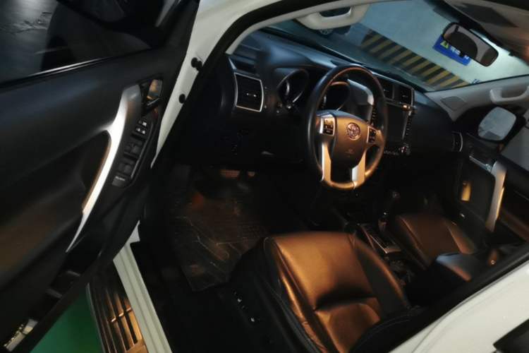 Used Toyota Prado 2016 3.5L Automatic TX-L Driver Seat
