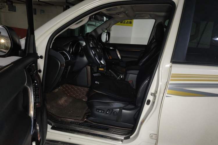 Used Toyota Prado 2016 3.5L Automatic TX-L Driver Seat