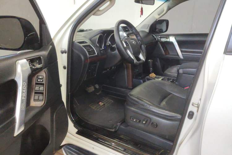 Used Toyota Prado 2016 3.5L Automatic TX-L Driver Seat