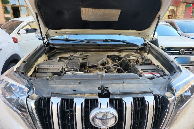 Used Toyota Prado  Engine Bay
