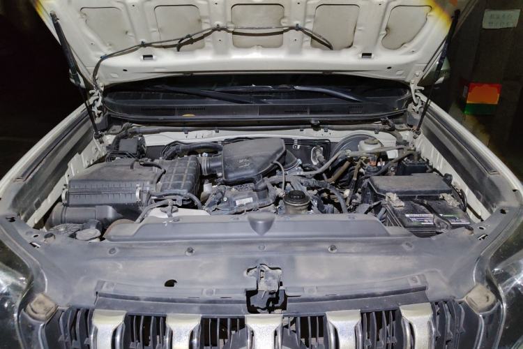 Used Toyota Prado 2016 2700 TX 7-Seater Middle East Version Engine Bay