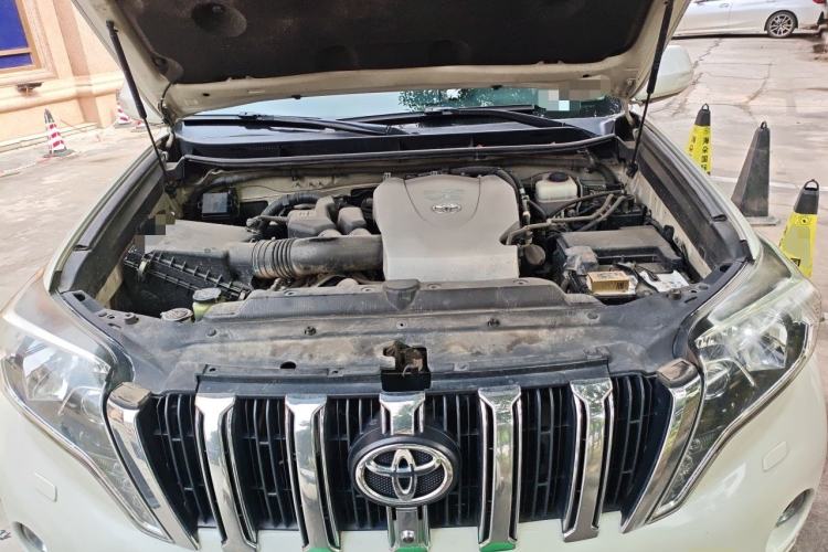 Used Toyota Prado 2016 3.5L Automatic TX-L Engine Bay