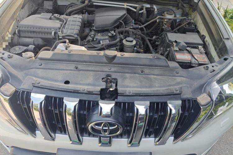 Used Toyota Prado  Engine Bay