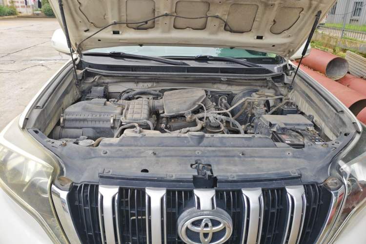 Used Toyota Prado 2016 2700 TX 7-Seater Middle East Version Engine Bay