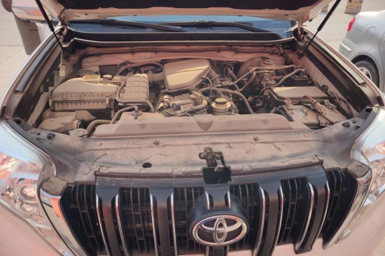 Used Toyota Prado 2016 2.7L Manual Transmission Engine Bay