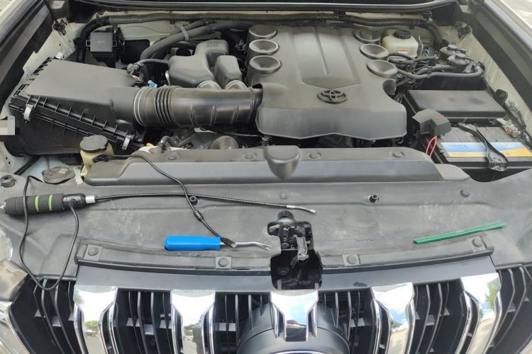 Used Toyota Prado  Engine Bay