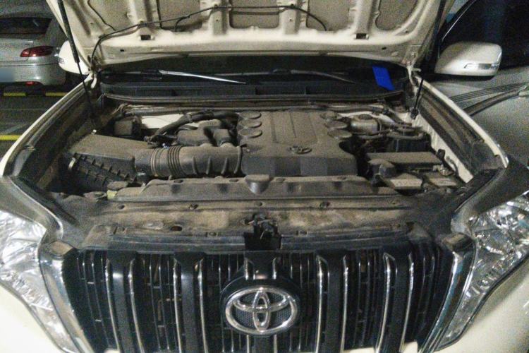 Used Toyota Prado  Engine Bay