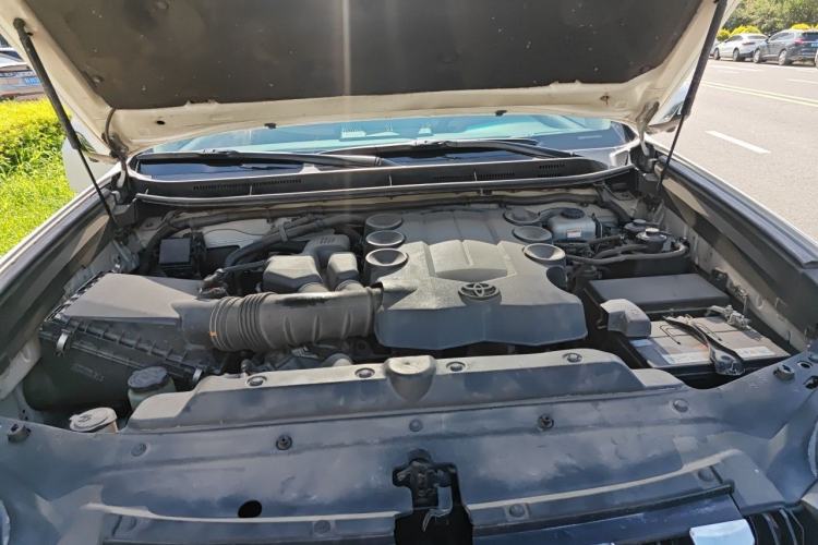Used Toyota Prado  Engine Bay