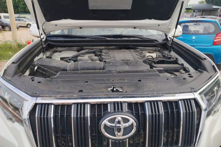 Used Toyota Prado  Engine Bay