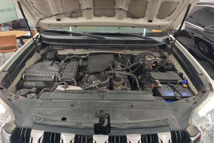Used Toyota Prado 2016 2700 TX 7-Seater Middle East Version Engine Bay