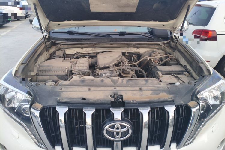 Used Toyota Prado  Engine Bay
