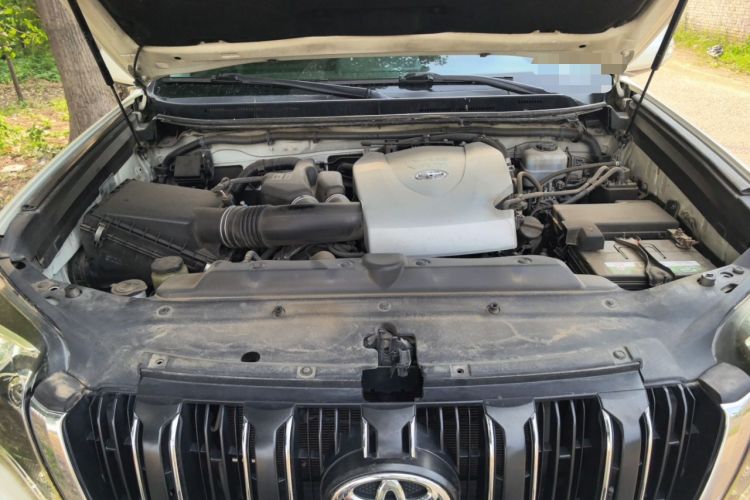 Used Toyota Prado 2016 3.5L Automatic TX-L Engine Bay